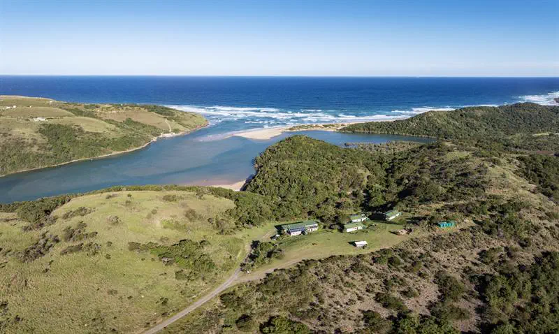 The lodge and the estuary