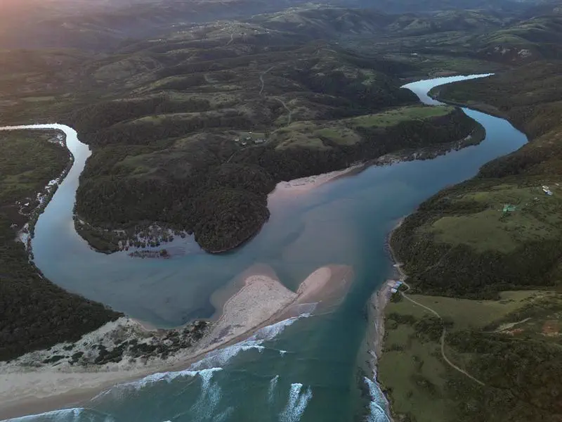 The river winding to the sea